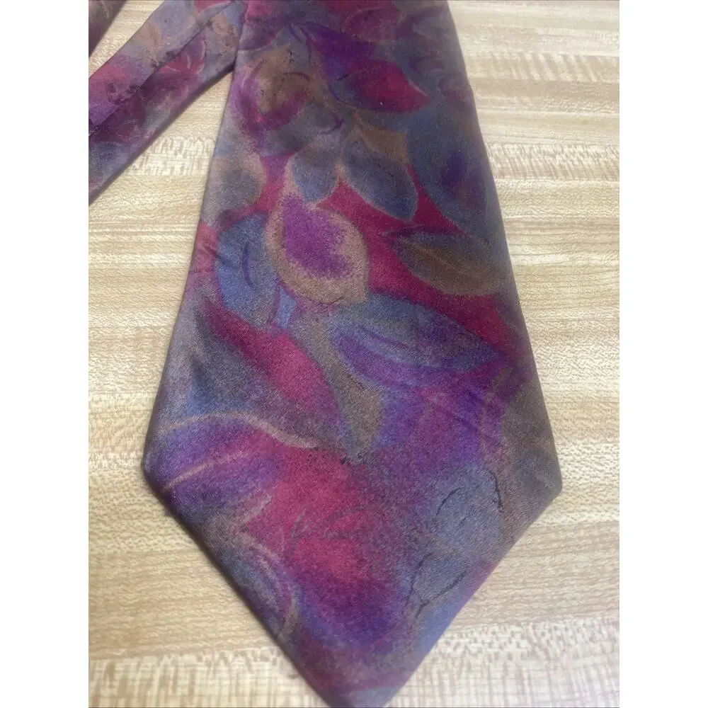 90s KARL LAGERFELD 100% Silk Men's Tie Made N Costa Rica Red Purple Muted Floral